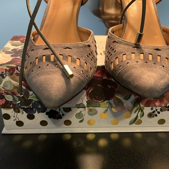 Metaphor Suede High Heel Pumps, Size 10. - Picture 5 of 10